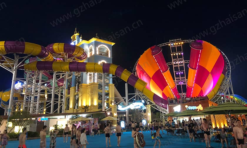 超级龙卷风水滑道提供了一种新的、刺激的水上体验